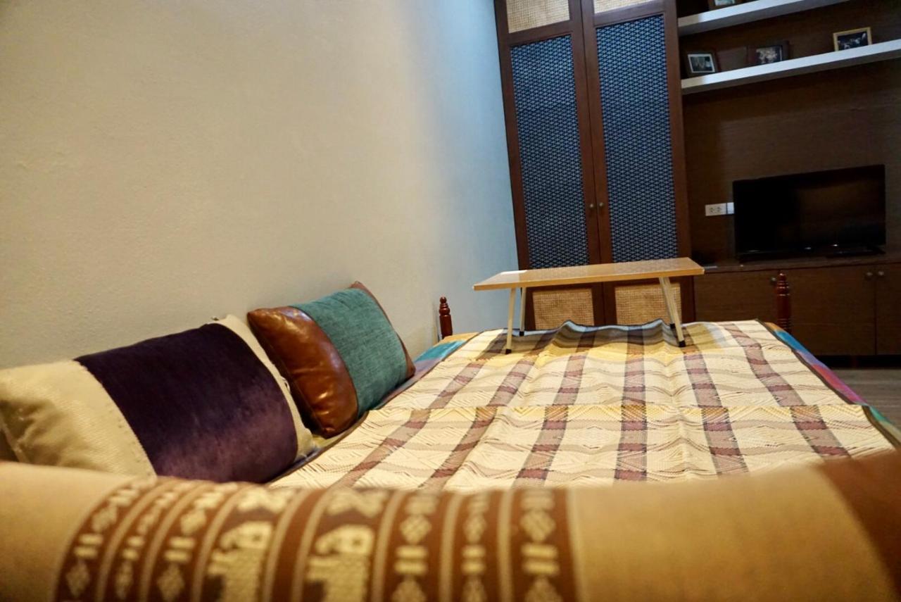 Pamahouse Boutique Hostel Bangkok Exteriör bild