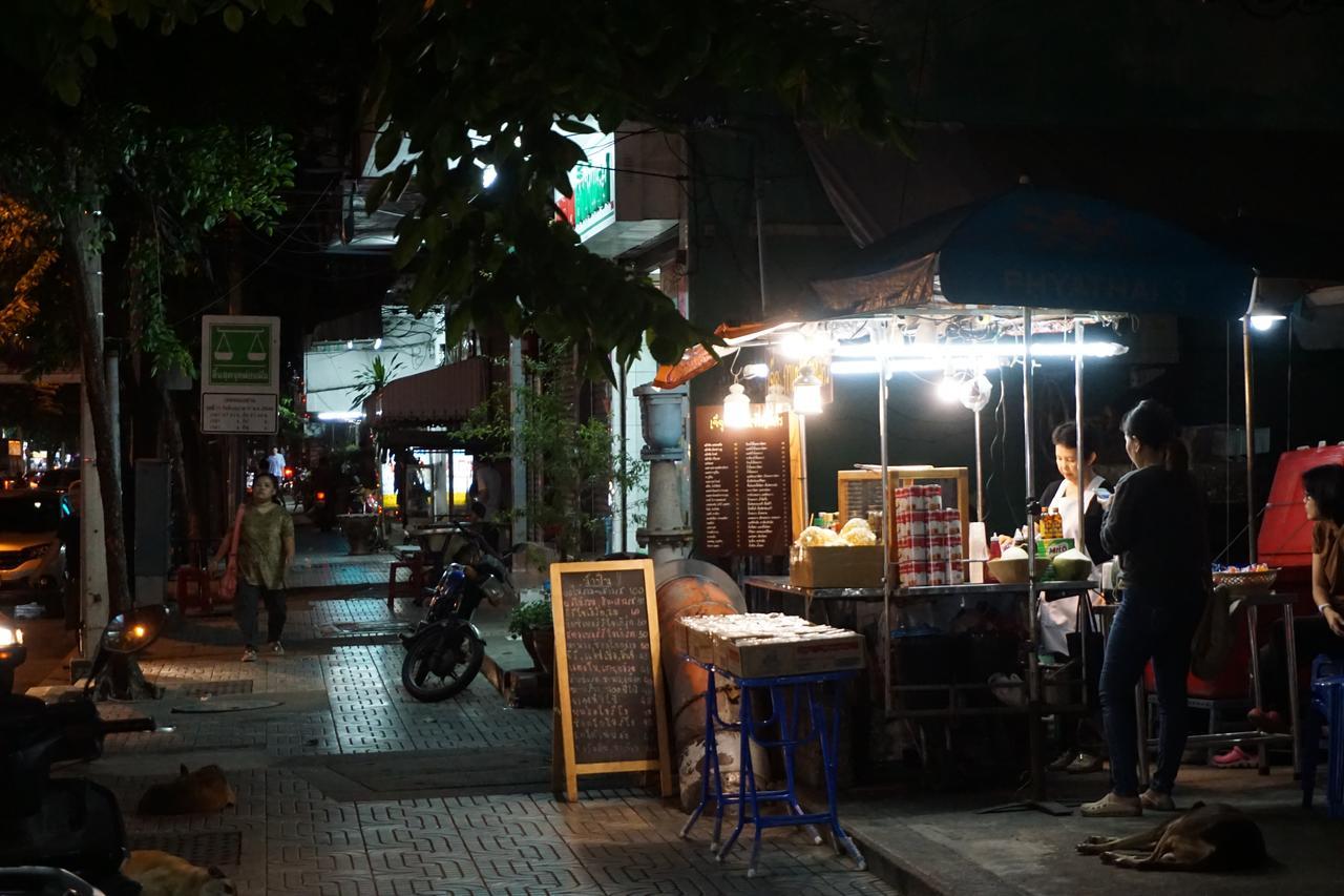 Pamahouse Boutique Hostel Bangkok Exteriör bild
